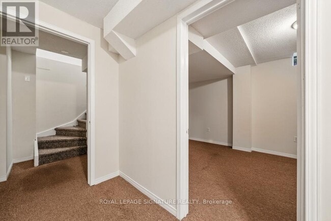Building Photo - 584 Doubletree Ln
