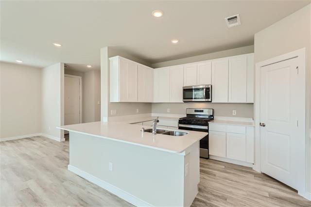 Building Photo - 1325 Creekbank Dr