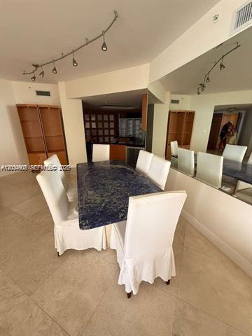 Foto del edificio - 9595 Collins Ave