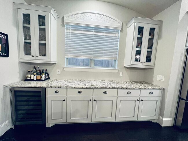 Foto del edificio - 8608 Costmary Ln