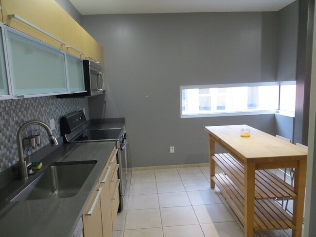 Building Photo - Townhome in Tempe