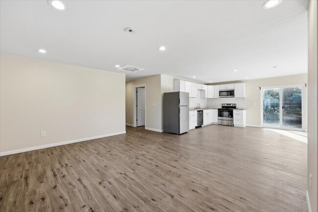 Foto del edificio - 6429 Timber Dr