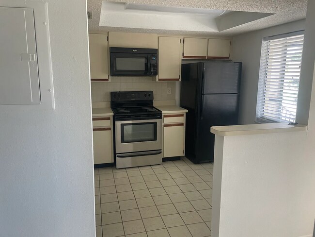 Foto del edificio - 2420 Winding Creek Blvd