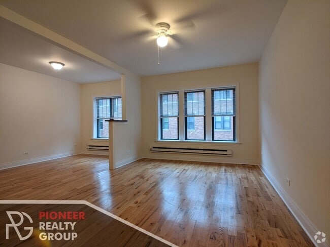 Building Photo - 630 W Cornelia Ave