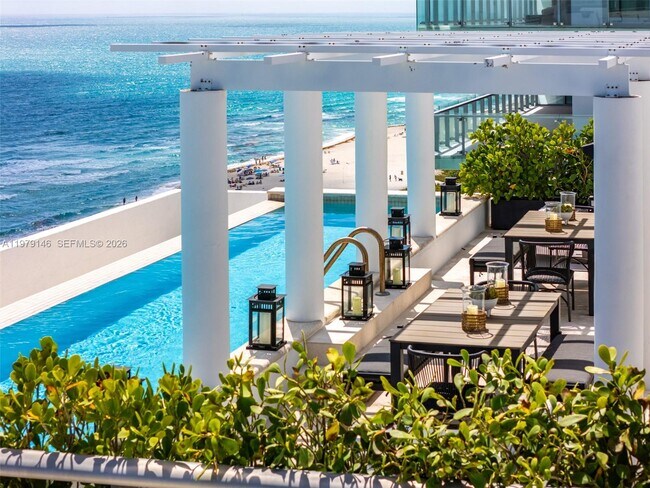 Foto del edificio - 5801 Collins Ave