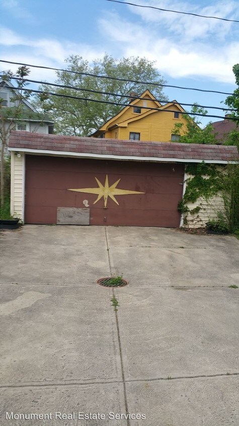 Building Photo - 3 br, 1 bath House - 3414 E 143 St