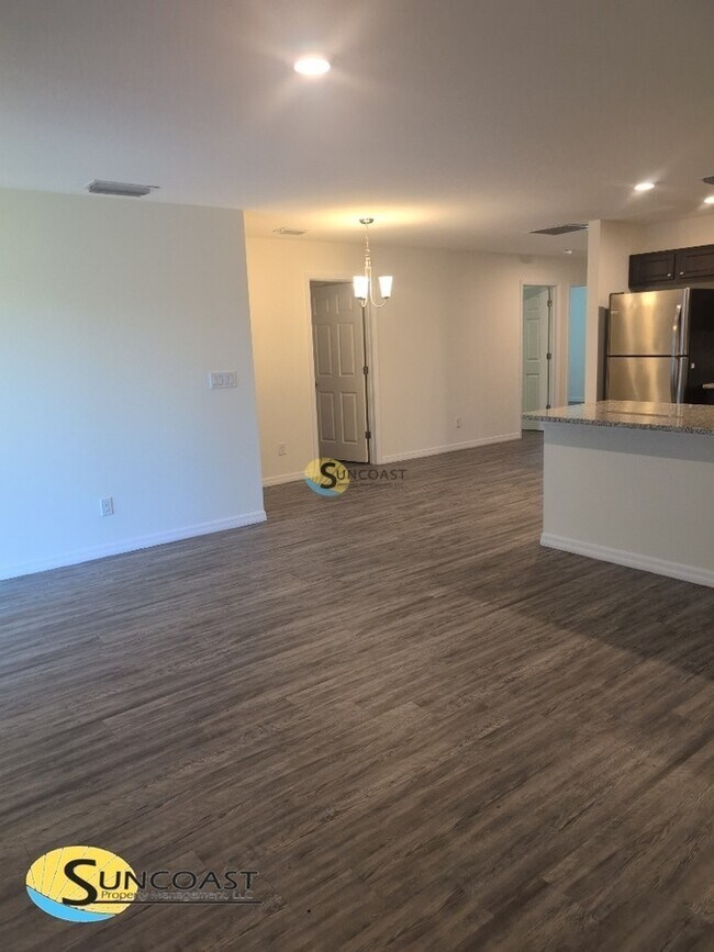 Foto del edificio - $1,625 FOR A 16-MONTH LEASE ENDS APRIL 28TH