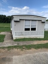 Building Photo - 509 Kayla St