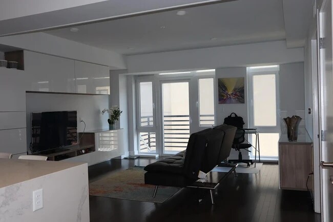 Foto del edificio - 262 Monsignor Obrien Hwy