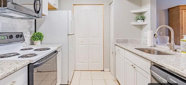 Foto del edificio - 700-202 Siena Palm Drive, Celebration.  2 bed/2Bath