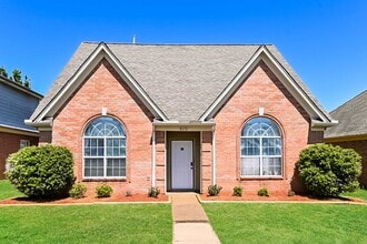 Building Photo - 8672 Overcup Oaks Dr