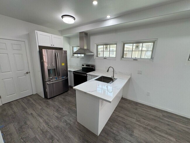 Foto del edificio - 931 W 23rd St