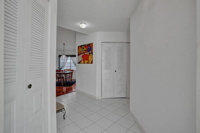Foto del edificio - 9316 Arborwood Cir