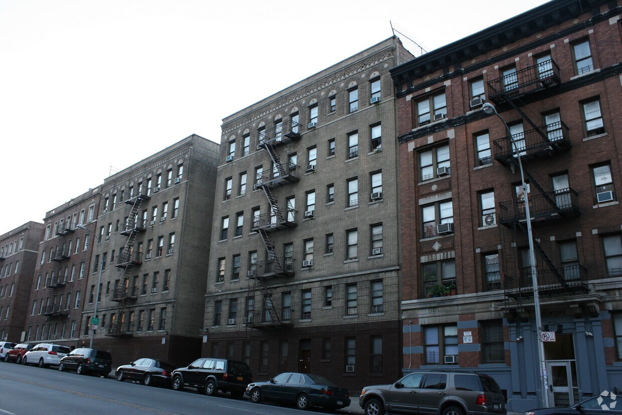 Foto del edificio - 2518 University Ave