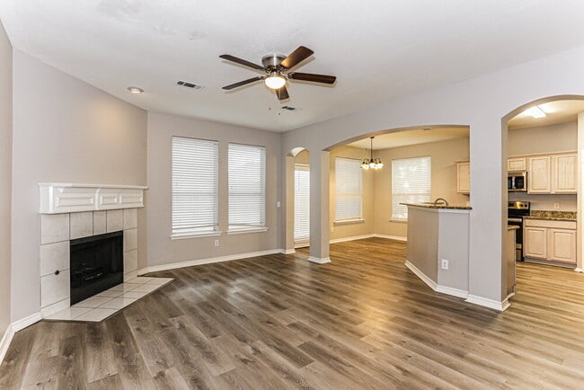 Building Photo - 1630 Redwood Dr
