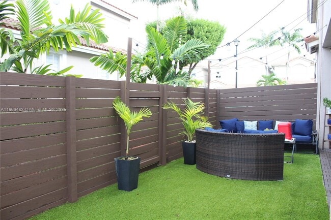 Foto del edificio - 8415 NW 108th Pl