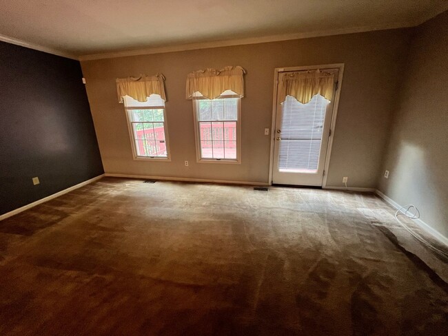 Building Photo - Lovely 2 BR/3.5 BA Townhome in Laurel!