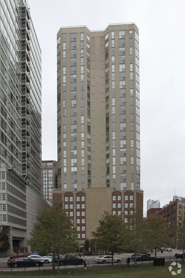 Admirals Pointe Apartments Chicago, IL