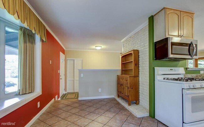 Building Photo - 3 br, 3 bath House - 1006 Devere Dr