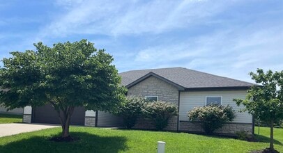 Building Photo - 5727 Abercorn Dr