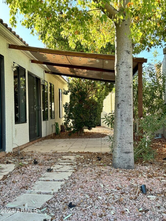 Foto del edificio - 15014 N 86th Ln