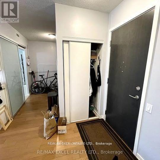 Building Photo - 105 The Queensway