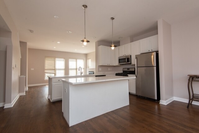 Foto del edificio - 758 W Evergreen Ave
