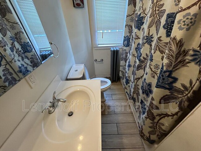 Photo - 4 Glenway St Apartment