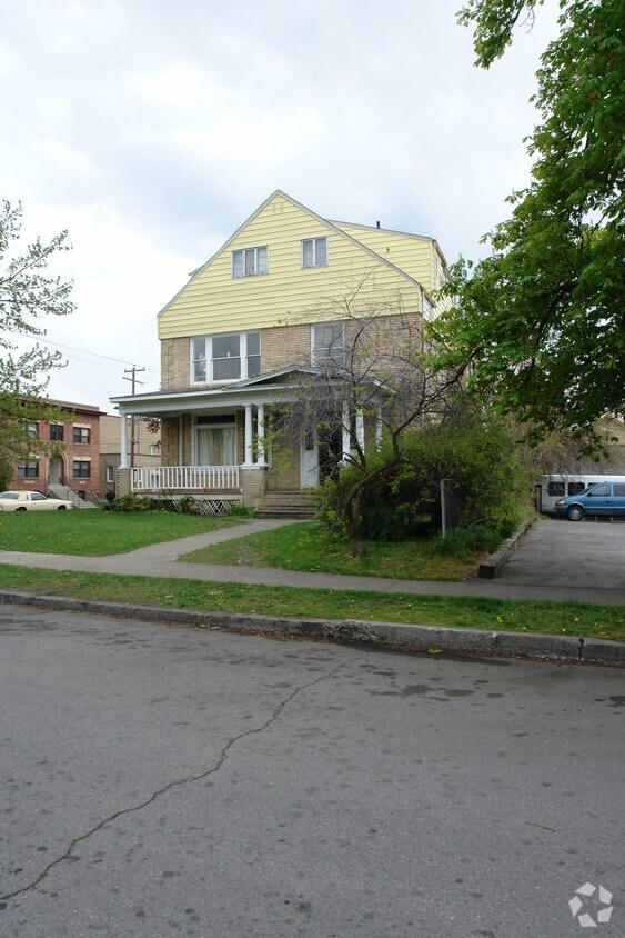 Building Photo - 903 W Augusta Ave
