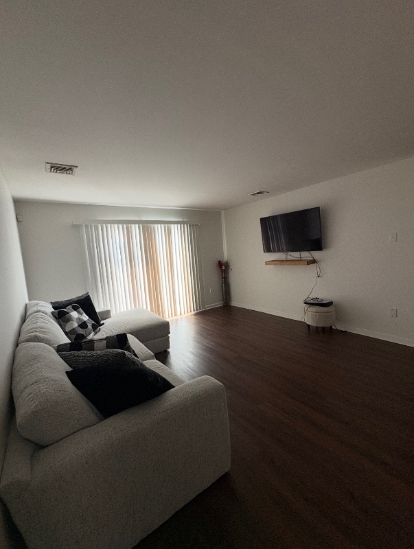 Foto del edificio - 120 Elmwood Ave