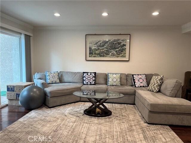 Foto del edificio - 1029 Carmel Cir