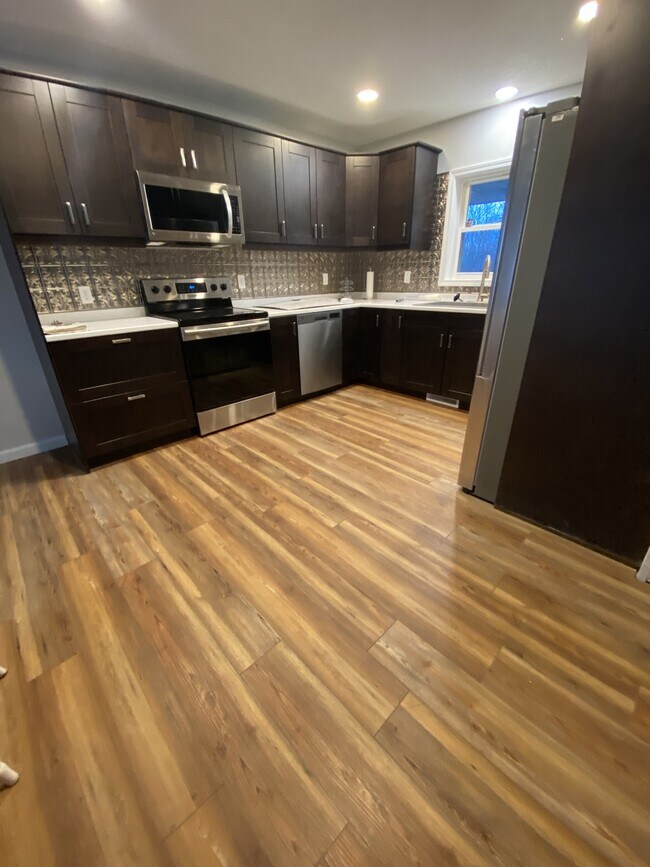 Foto del edificio - 489 Cedar River Rd