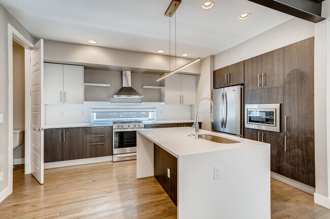 Foto del edificio - 3 Bedroom Duplex for Lease!
