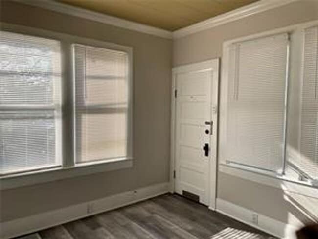 Building Photo - 2 Bedroom / 1 Bath Sanford Apartment Avail...