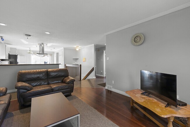 Photo du bâtiment - 9609-65ave 65 Ave