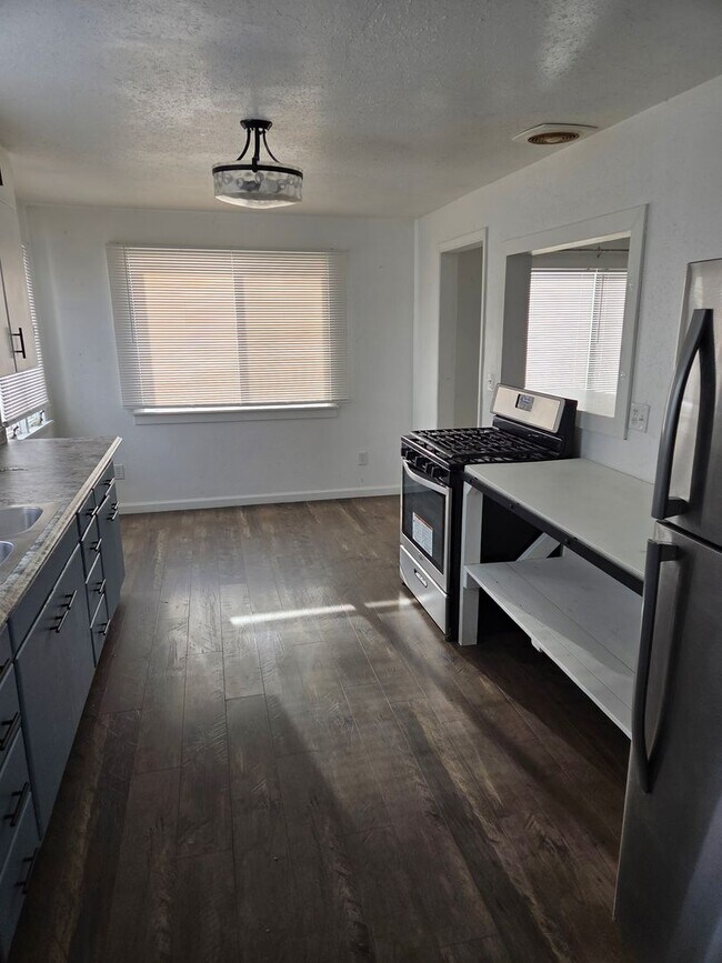 Foto del edificio - House For Rent!