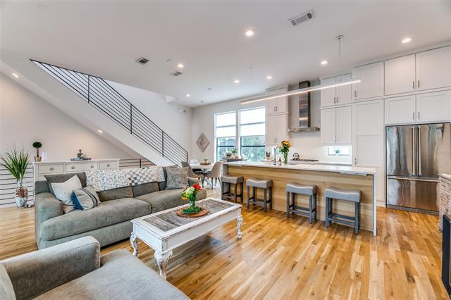 Building Photo - 1839 Summit Ave