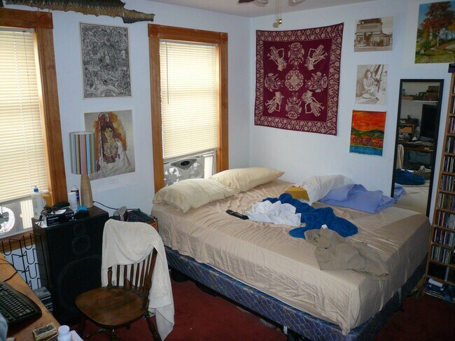 Foto del edificio - Central Allston Location. Eat-in Kitchen, ...