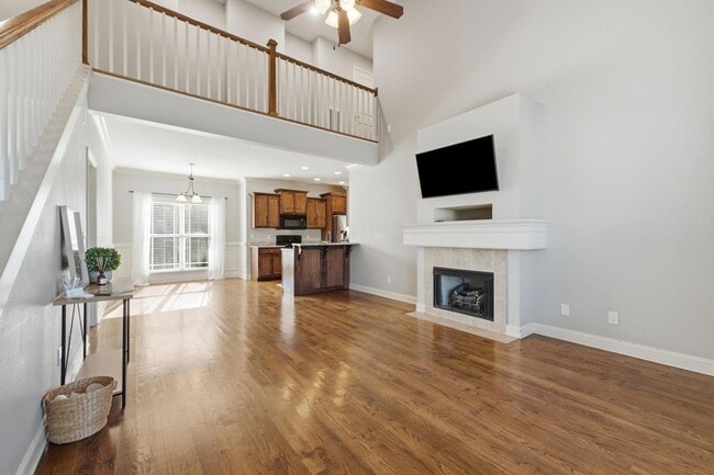 Building Photo - 723 Windrush Loop