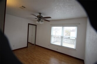 Building Photo - 458 Woodrail Dr