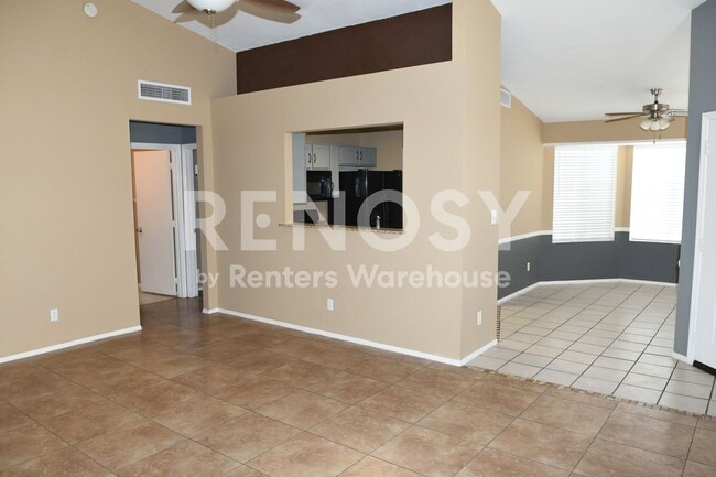 Building Photo - Ideal 3 Br 2 Ba 2 Car Garage Home Near the 51 and Union Hills in Phoenix