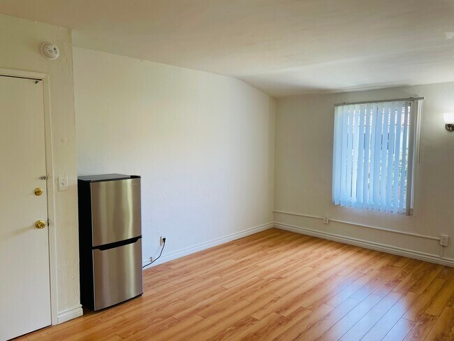 Foto del edificio - Westwood Plaza Apartments