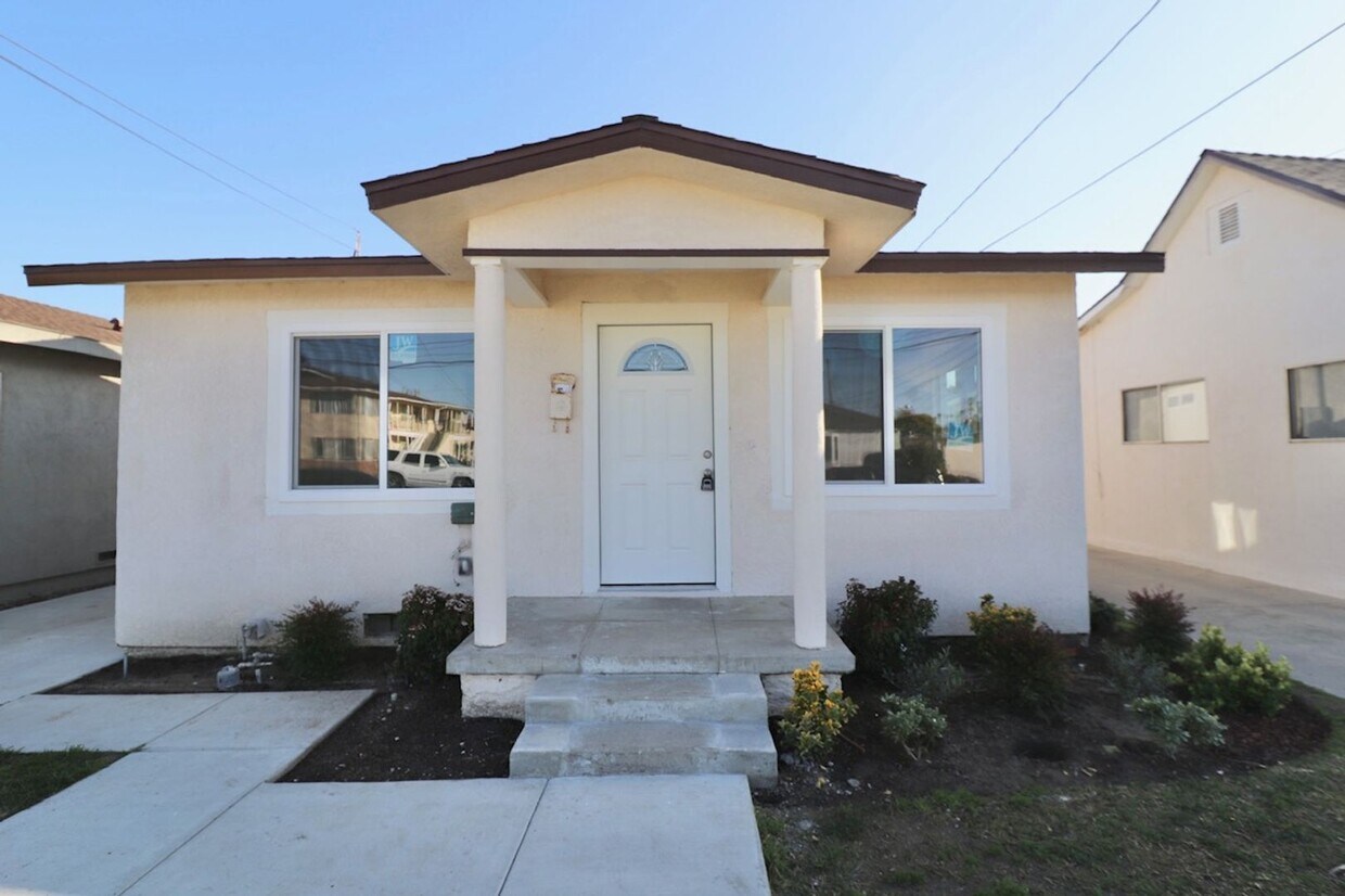 Building Photo - Great Opportunity to rent this fully upgra...