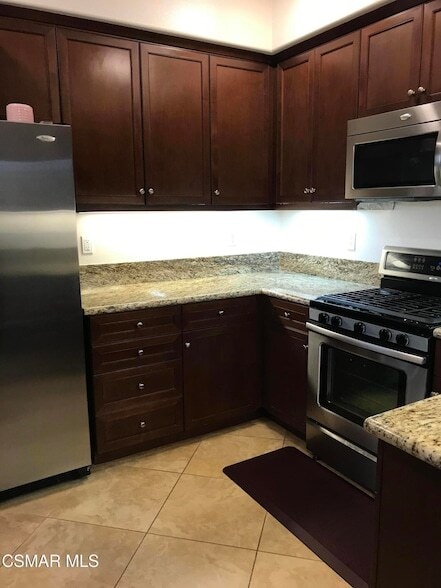 Foto del edificio - 1521 Silver Shadow Dr