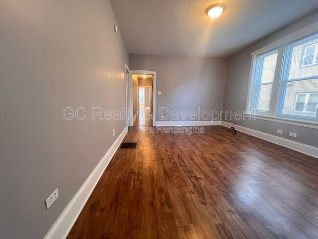 Foto del edificio - 4820 N Springfield Ave