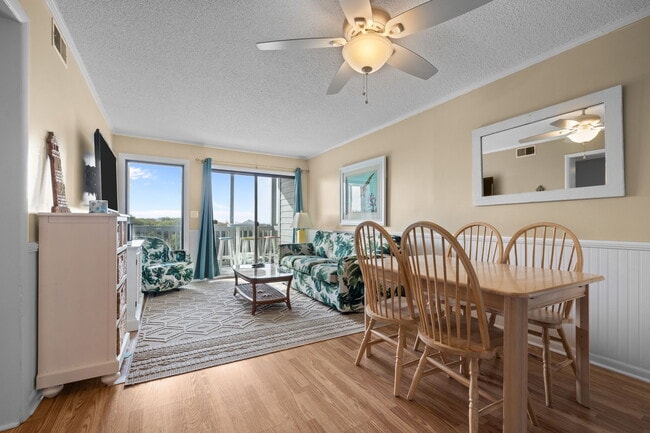 Building Photo - 2111 W Fort Macon Rd