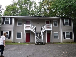 Building Photo - 2308 Sylvan Ct