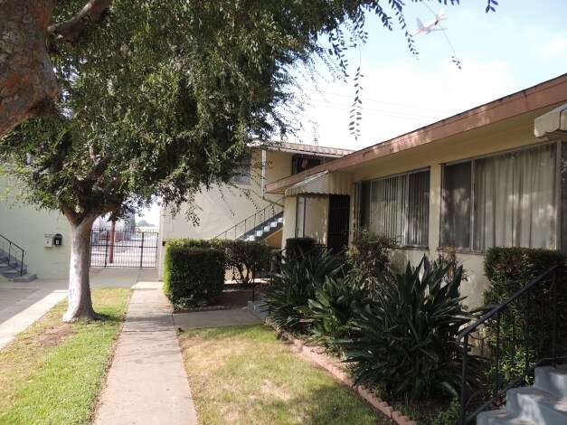 Foto del edificio - 10537 Crenshaw Blvd