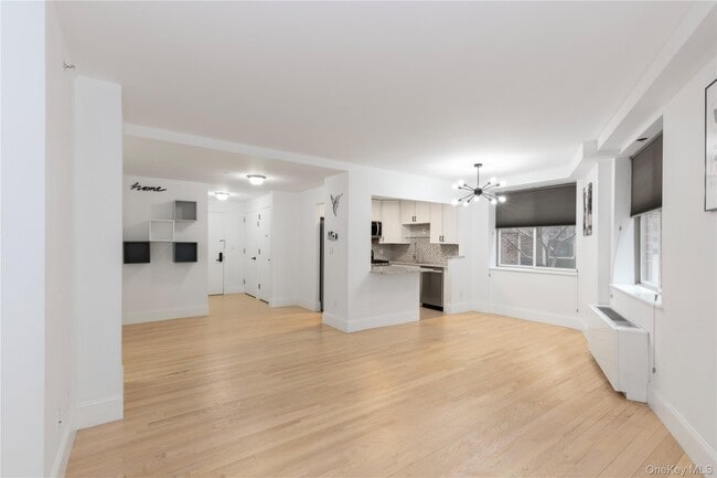 Building Photo - 116-11 Curzon Rd
