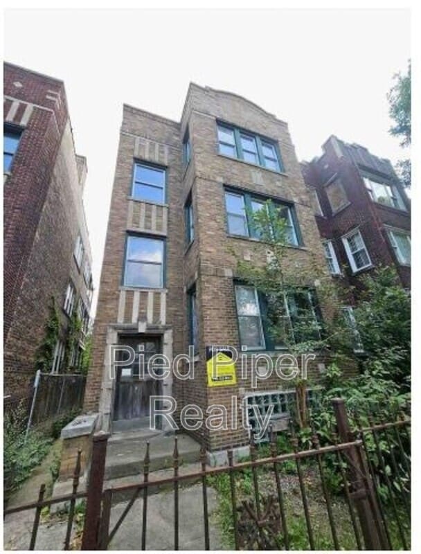 Building Photo - 7825 S Yates Blvd